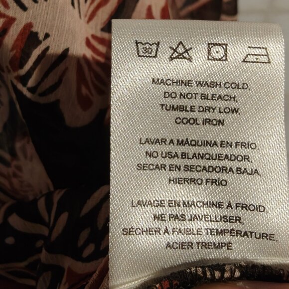 Evereve Kensie Floral Print Flowy Button Down Boho V-neck Sheer Ruffle Top - Picture 4 of 8